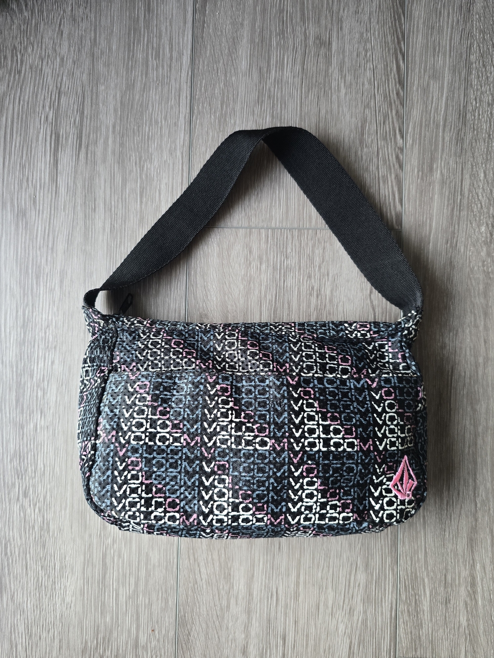 Vintage Volcom Y2K Logo Print Shoulder Bag Black Pink Blue Skater Purse